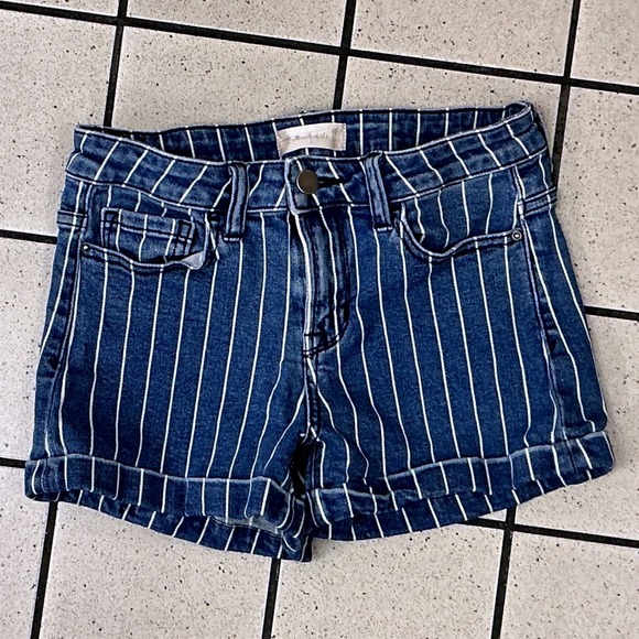 alter'd state Pants - Alter'd State Pinstripe Denim Shorts Womens 3 Blue Excellent Cuffed Mid Rise